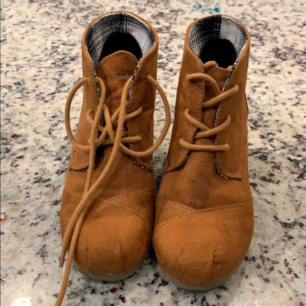 Brown ankle wedges boots